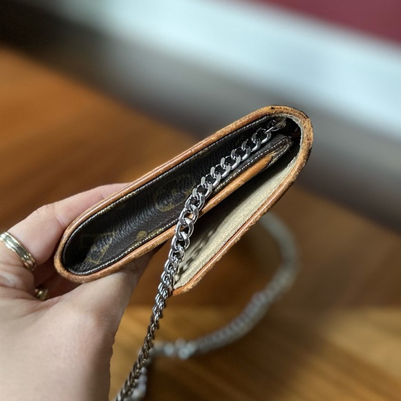 AUTHENTIC LONG TWIN GM POCHETTE LOUIS VUITTON - Picture 5 of 12